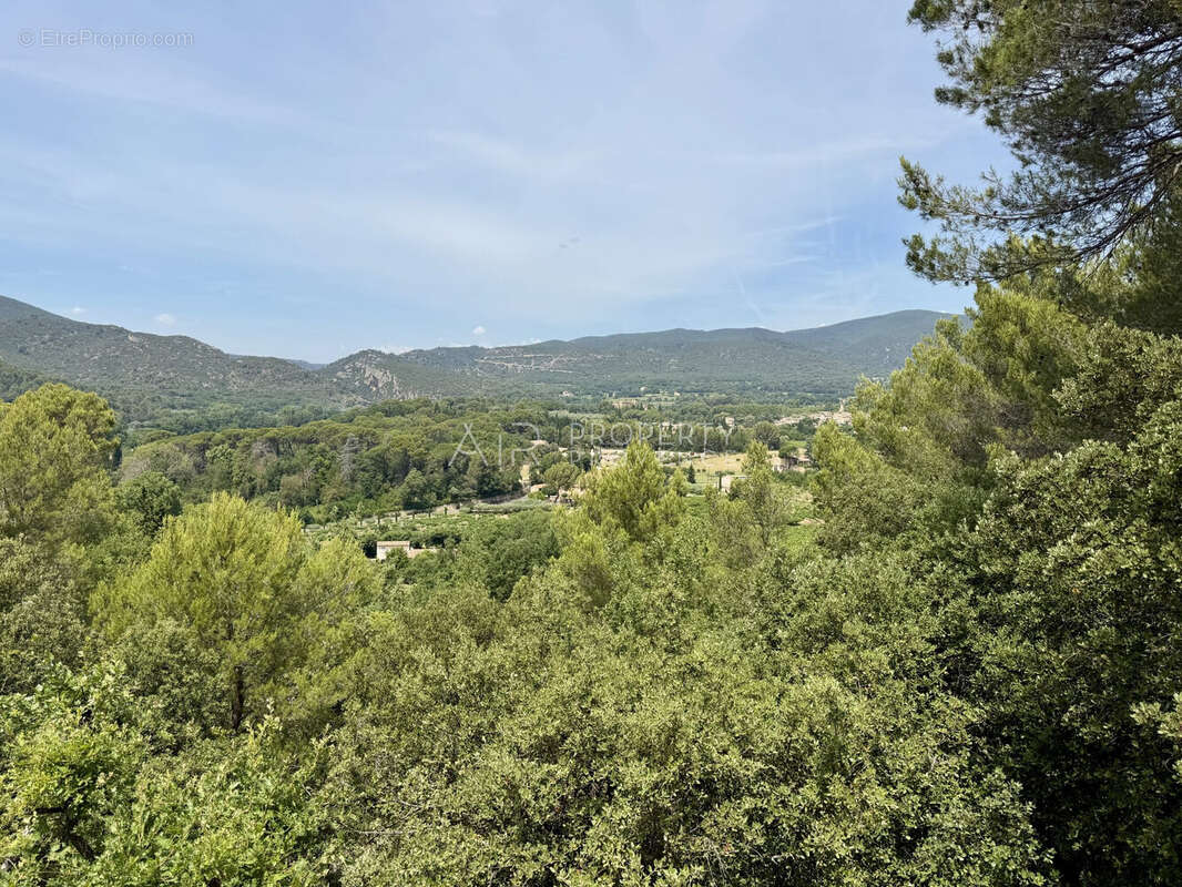 Terrain à LOURMARIN