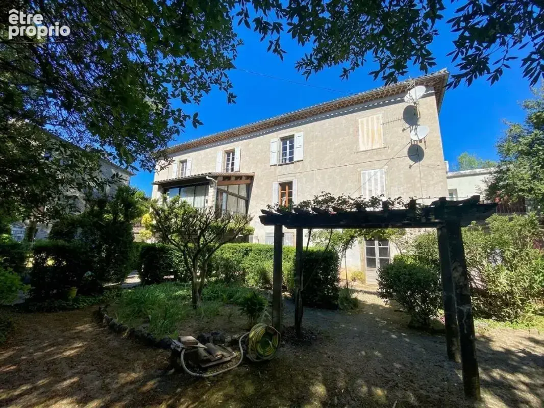 Propriété de caractère avec parc paysagé et piscine - photo 1
