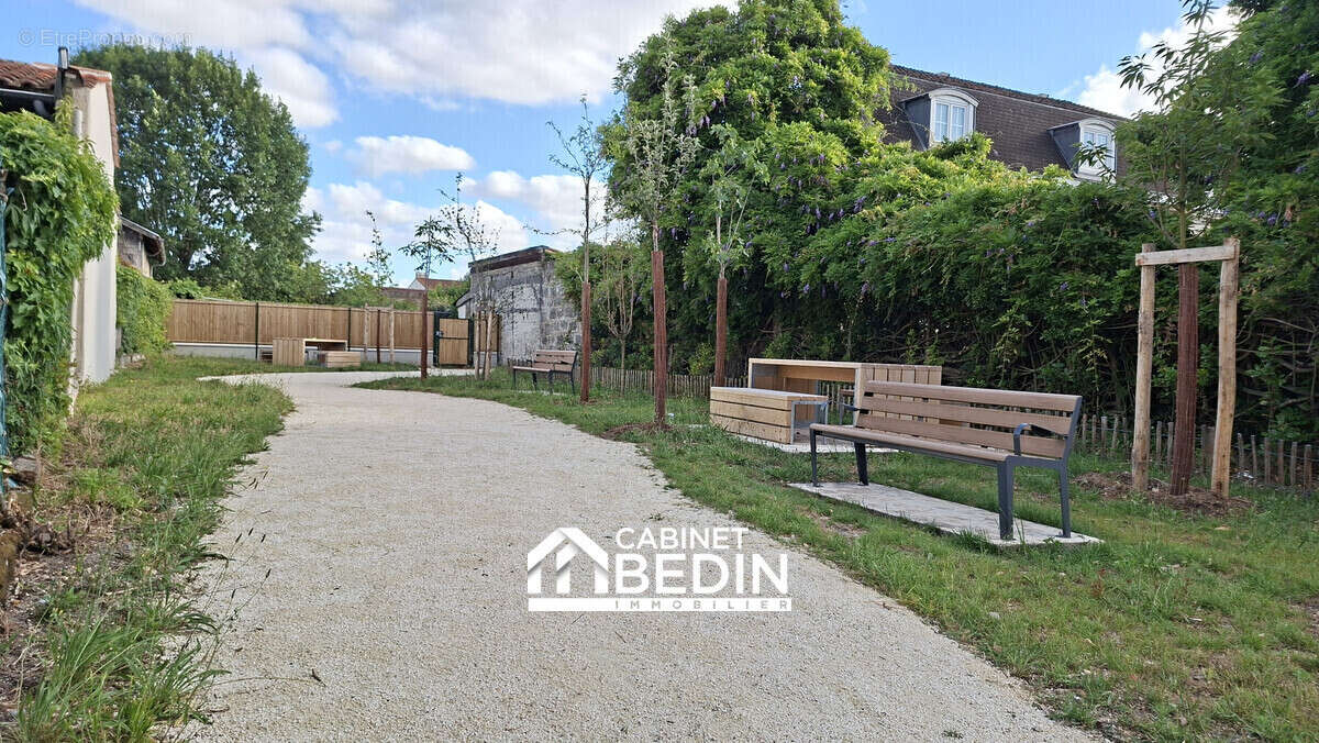 Maison 190 m² à Begles  - photo 3