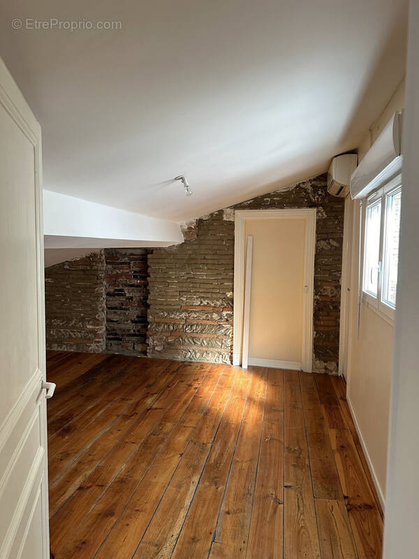 Appartement à CARBONNE