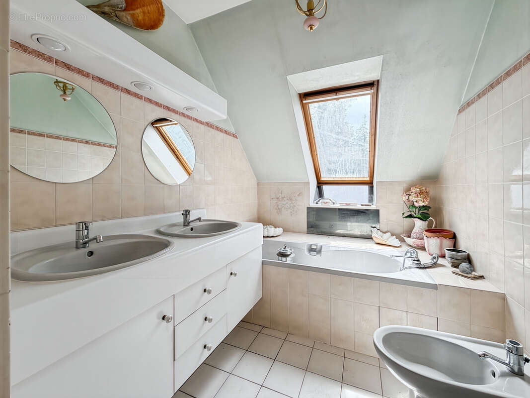 Maison familiale - Quartier Bréguet - Grand jardin - photo 13