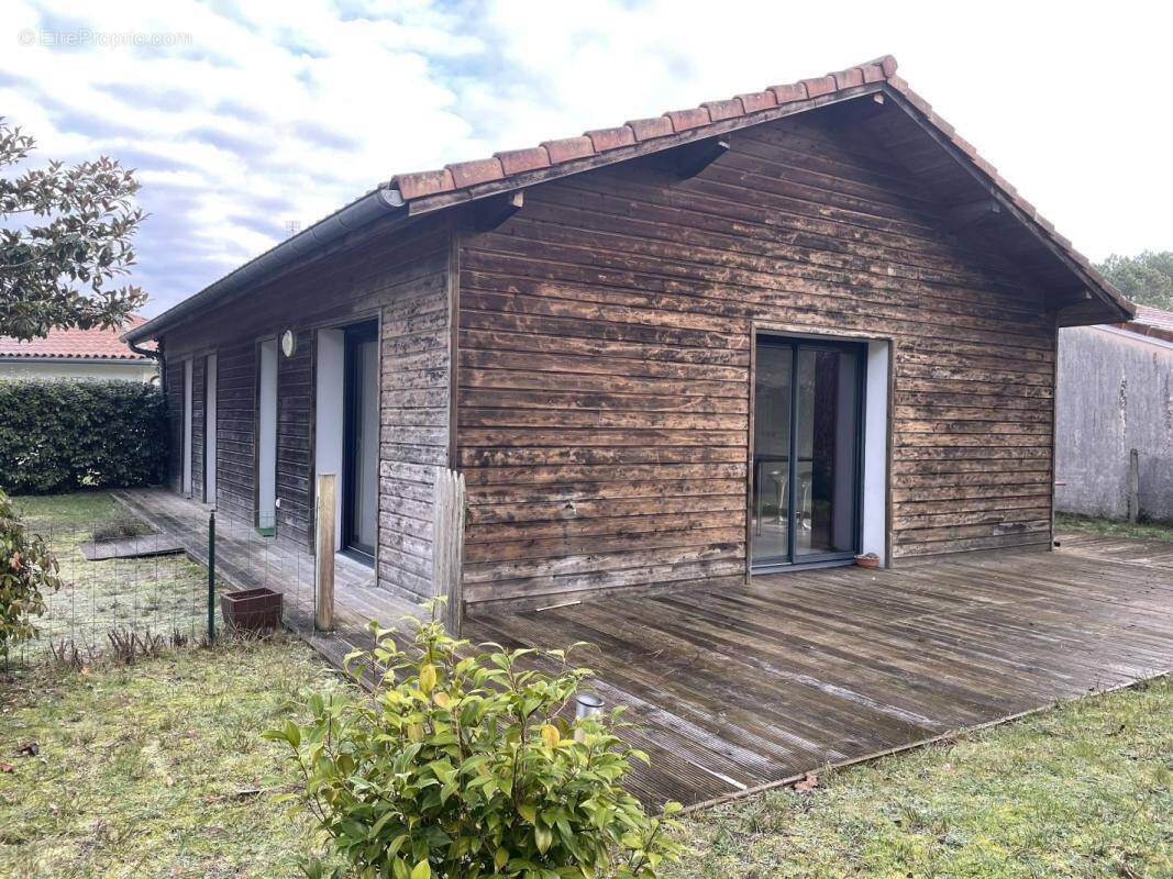 Maison à MOLIETS-ET-MAA