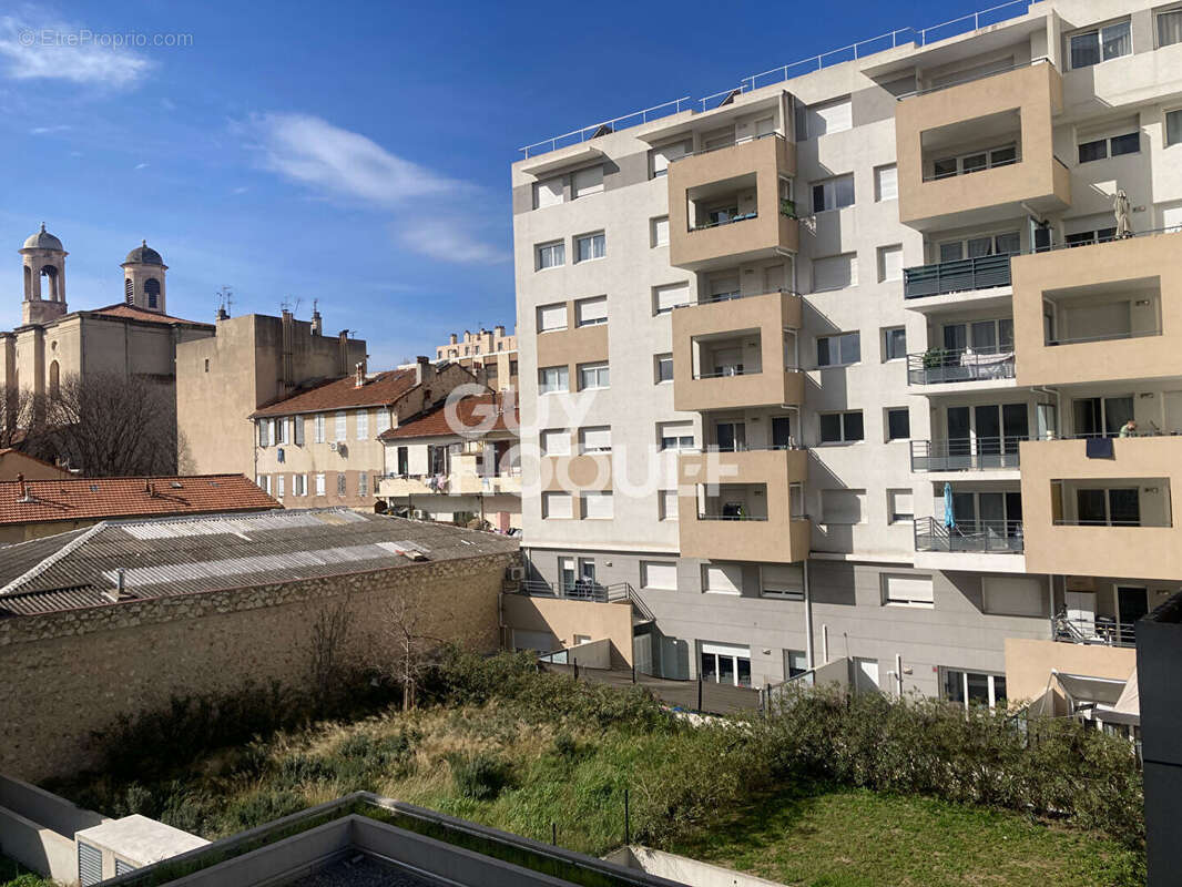 Appartement à MARSEILLE-4E