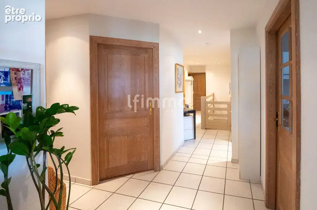Très bel attique 149 m² env. avec terrasse 63 m², 2 parkings et - photo 15