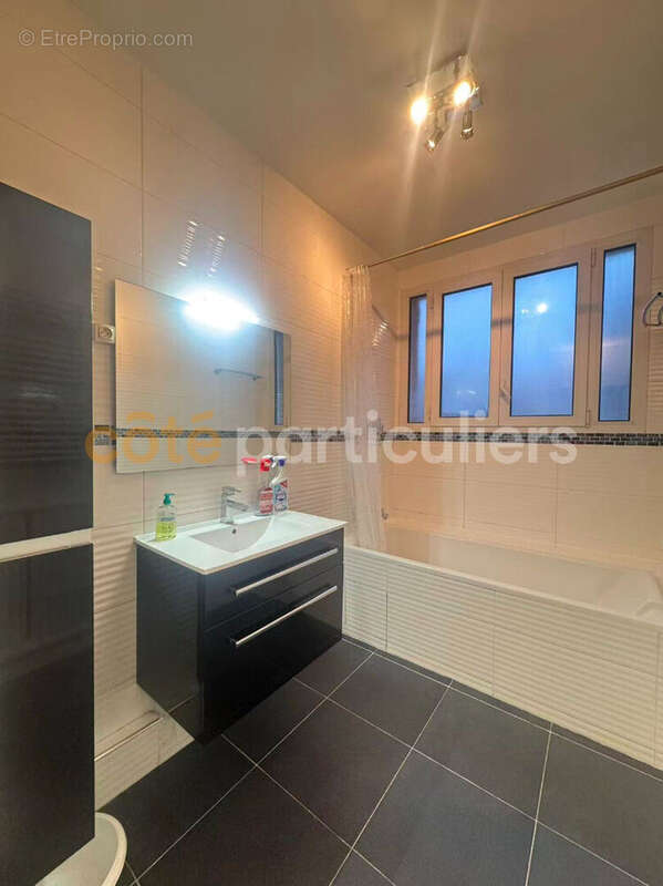Appartement à PARIS-12E