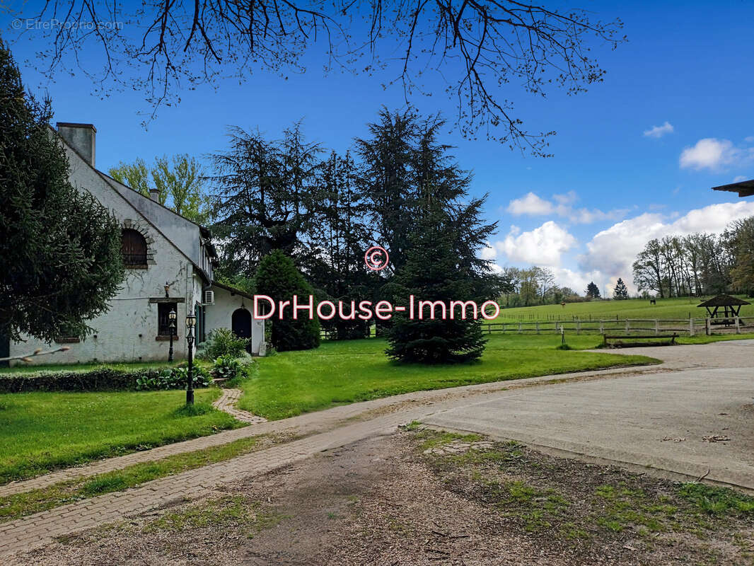 Maison à POIGNY-LA-FORET