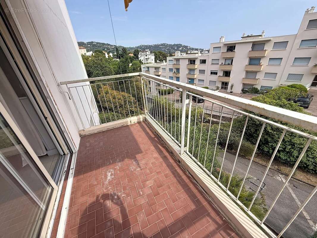 Tassigny grand 2/3 Pièces refait 2 Terrasses - photo 3