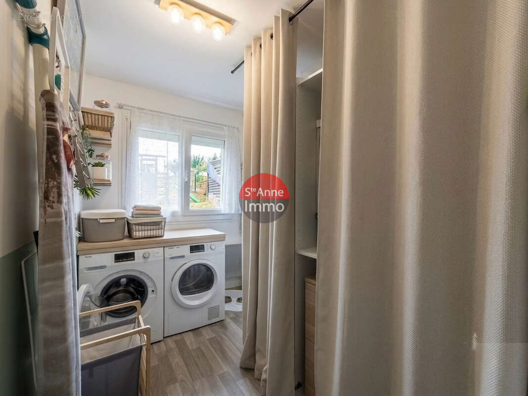 Guerbigny - 140m2 - maison individuelle - 4 chambres - 2 salle de bains - jardin - cour - terrasses - photo 13