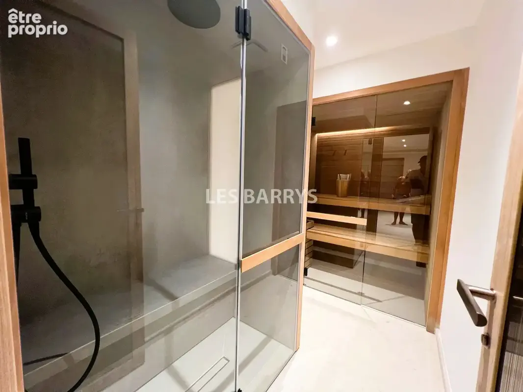 Propriété de standing à vendre à Ramatuelle, terrain 6600m2, piscine, pool house. - photo 15