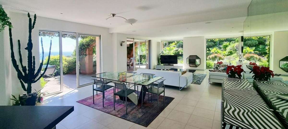 Maison à CARQUEIRANNE