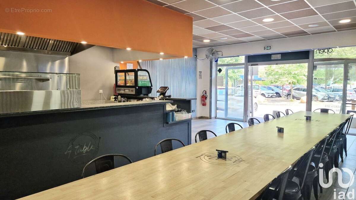 Photo 3 - Commerce à CARNOUX-EN-PROVENCE