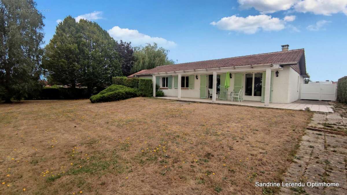 BARENTIN – Maison familiale de plain-pied, 5 chambres, toiture récente et jardin paysager - photo 2