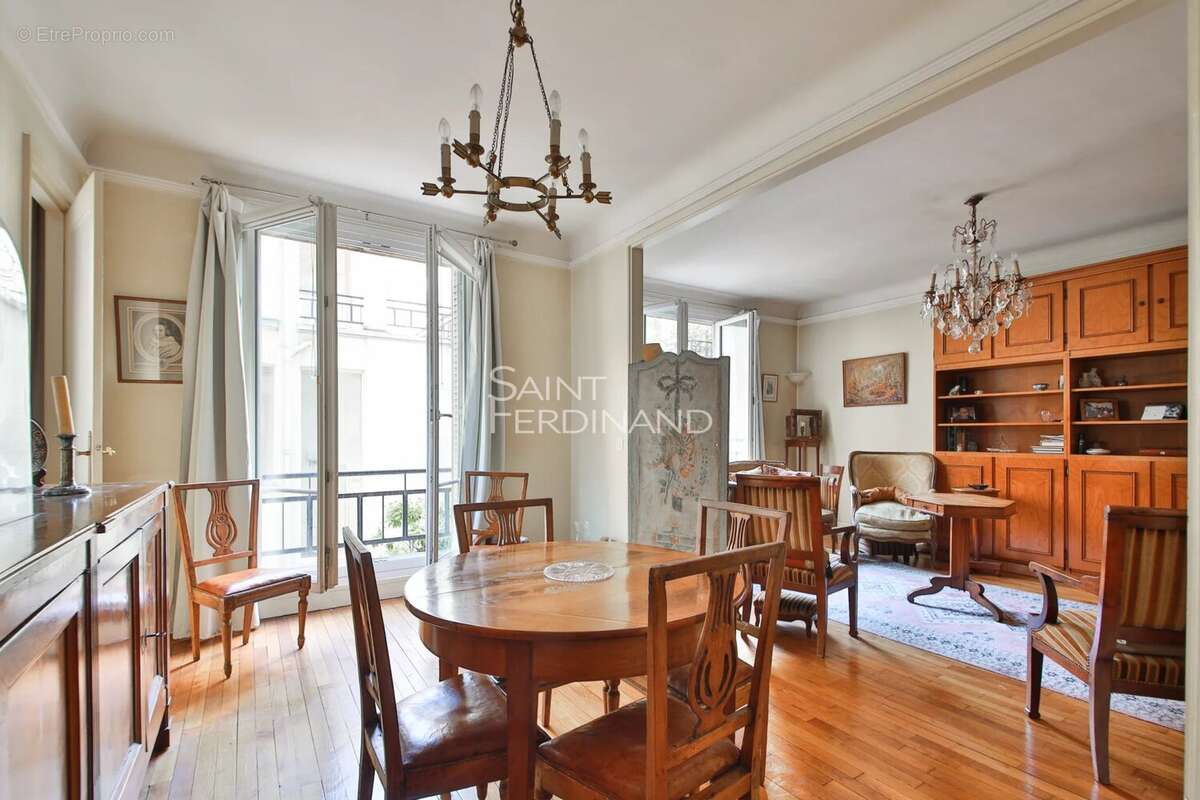 Appartement à PARIS-15E