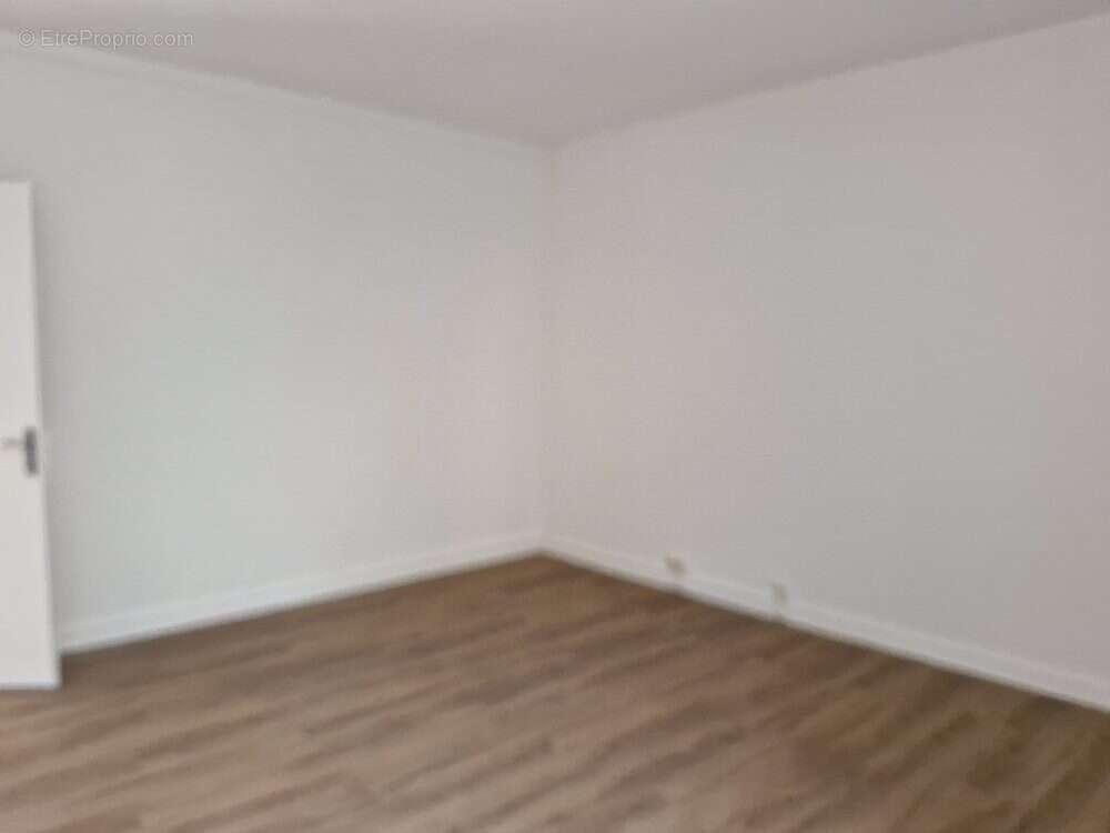 Appartement à PLESSALA