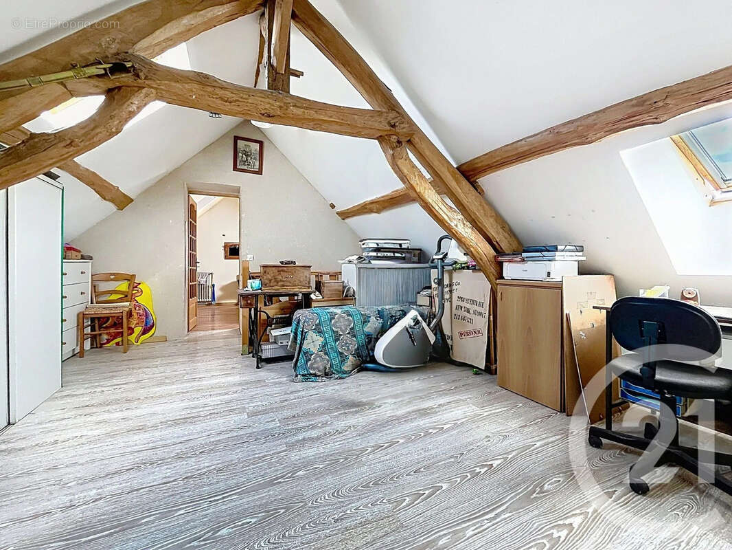 Maison 91 m² à Villebougis  - photo 5