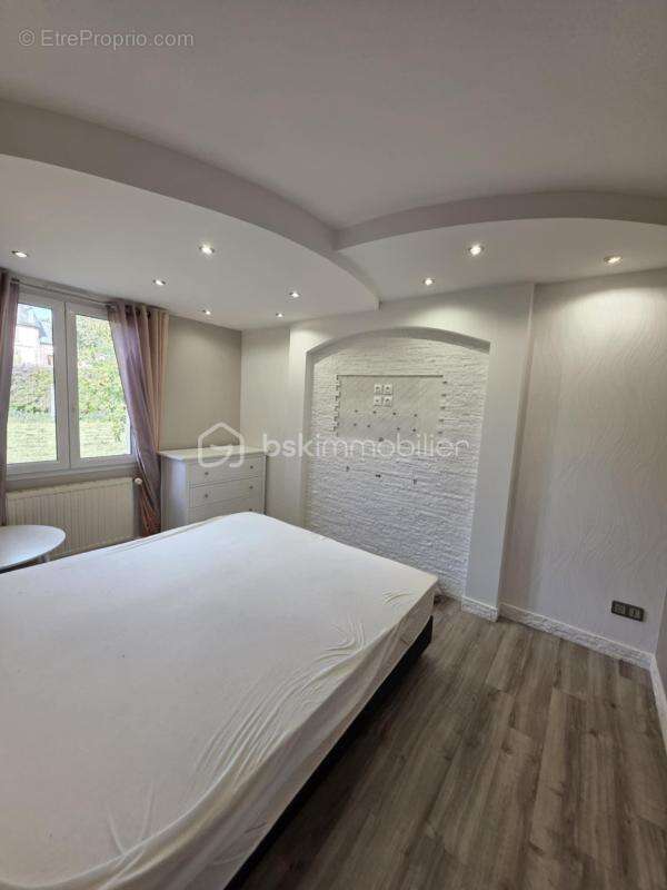 Maison à SAINTE-GAUBURGE-SAINTE-COLOMBE