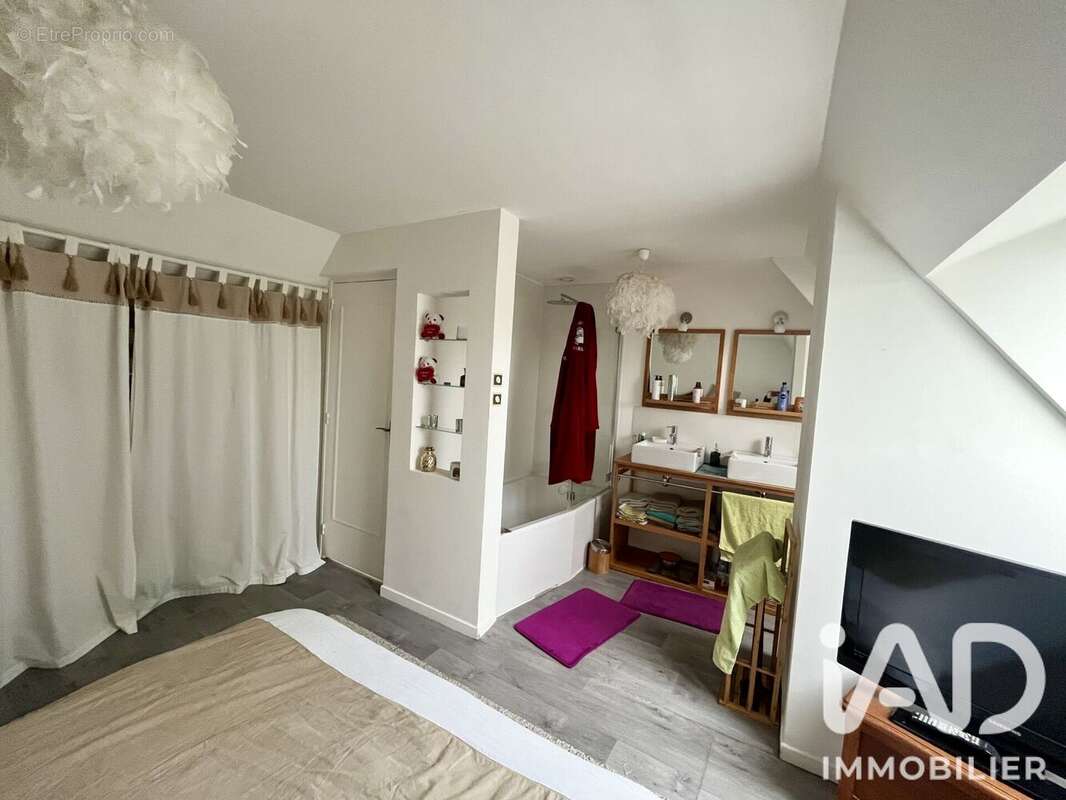 Maison 325 m² à Sainte-Mere-Eglise  - photo 8