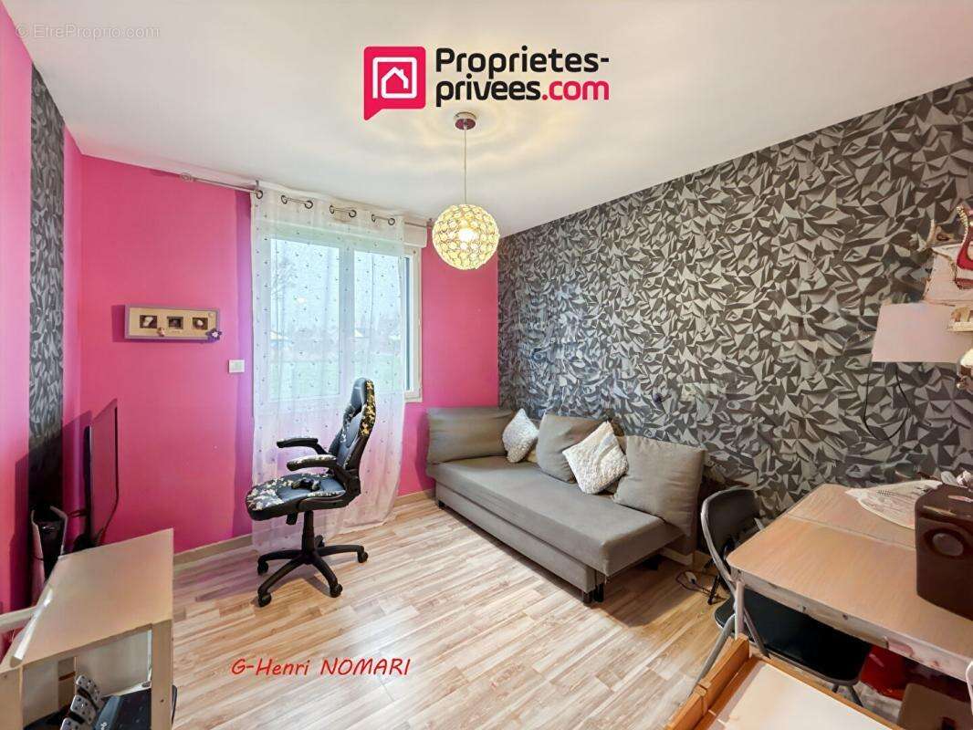 Maison à SAINT-JULIEN-DE-VOUVANTES