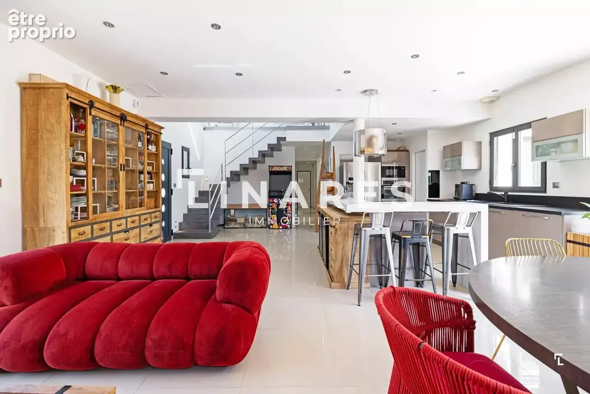 CALIFORNIA FAMILY - Villa T5 de 164m²  - Terrain de 820m² - Jardin/Piscine - Terrasse - Double garage - Atelier - 13190 Allauch - photo 3