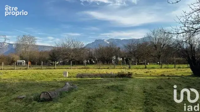 Terrain 1174 m² à Tullins · 210 000 €