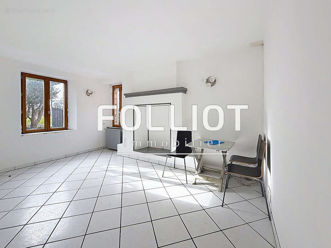 A Vendre, Maison à Saint Germain D'Elle avec terrain de 1800m² - photo 6