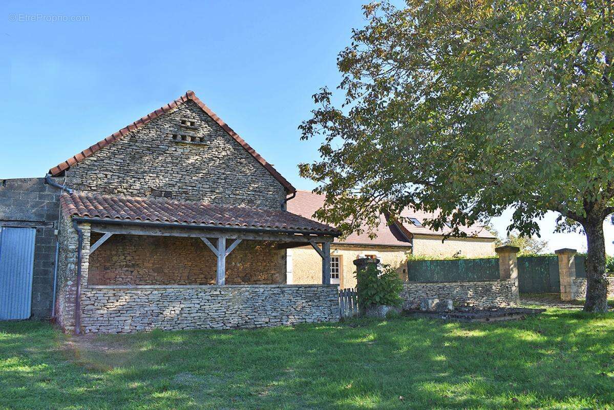 Maison à SAINT-CREPIN-ET-CARLUCET