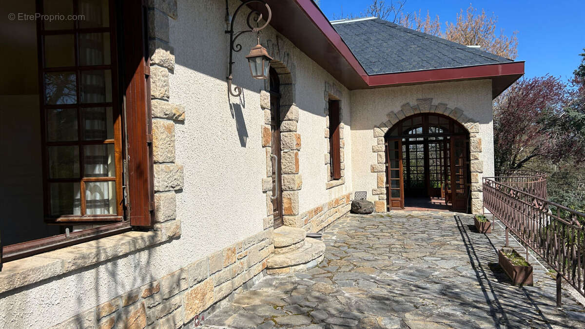 Spécial investisseur ou grande maison familiale : potentiel xxl à laissac - photo 5