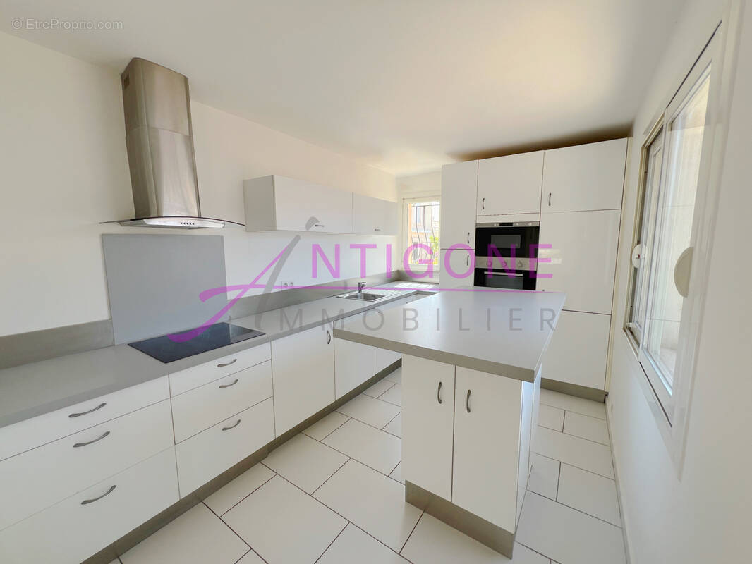 Appartement à SIX-FOURS-LES-PLAGES