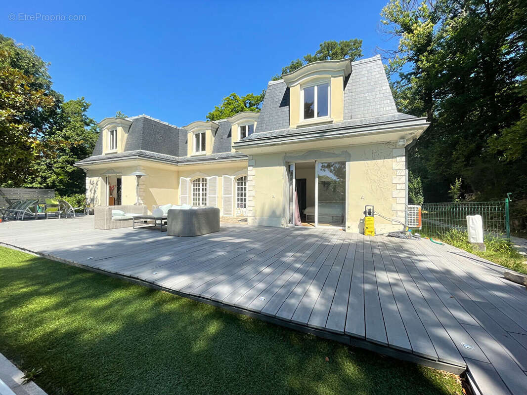 Maison à VERRIERES-LE-BUISSON