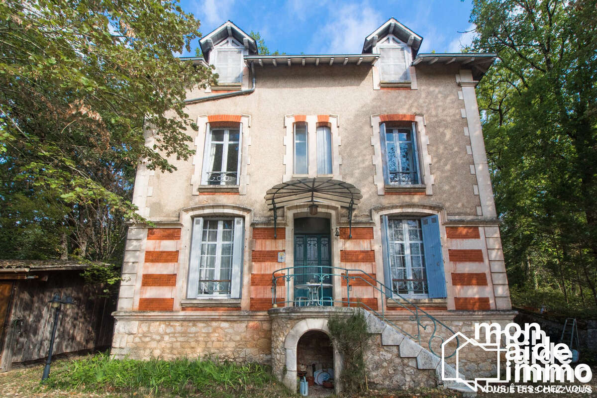 Maison 230 m² à Chancelade  - photo 4
