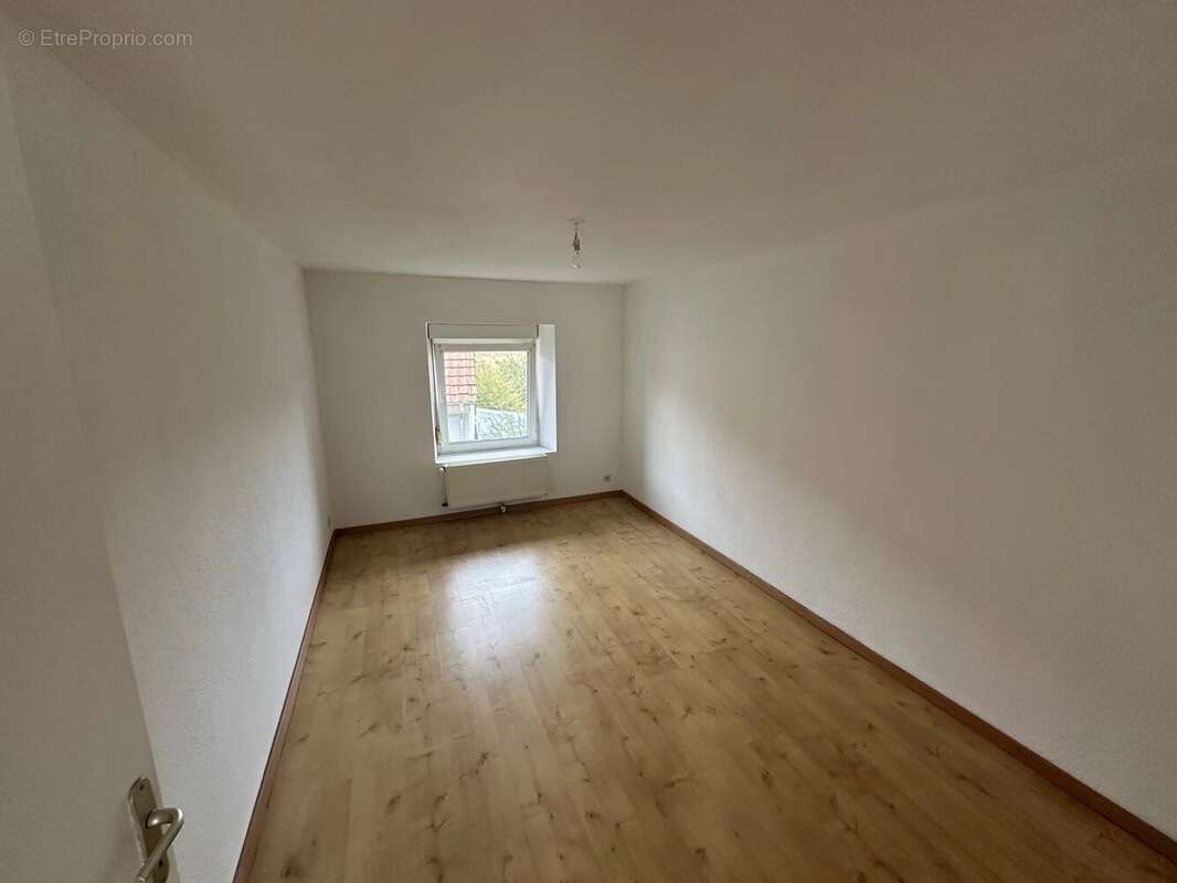 Appartement à LACHAPELLE-SOUS-ROUGEMONT