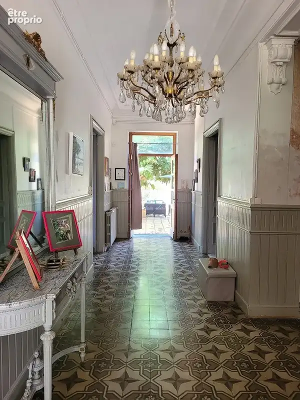 Superbe maison bourgeoise avec annexe, jardin et piscine. - photo 12
