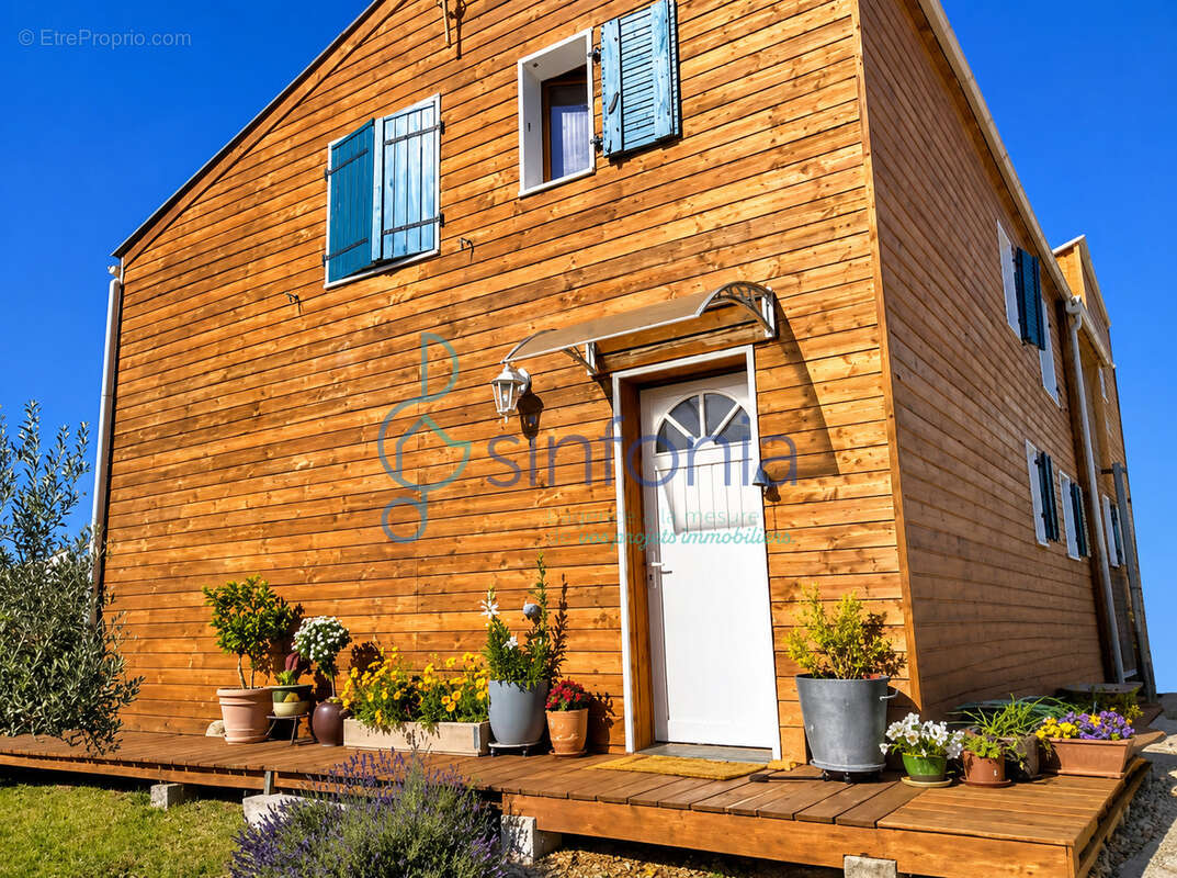 Opportunité rare - villa bio-climatique ossature bois -  171 m2 (3 logements) - dpe a & autonomie énergétique - photo 4