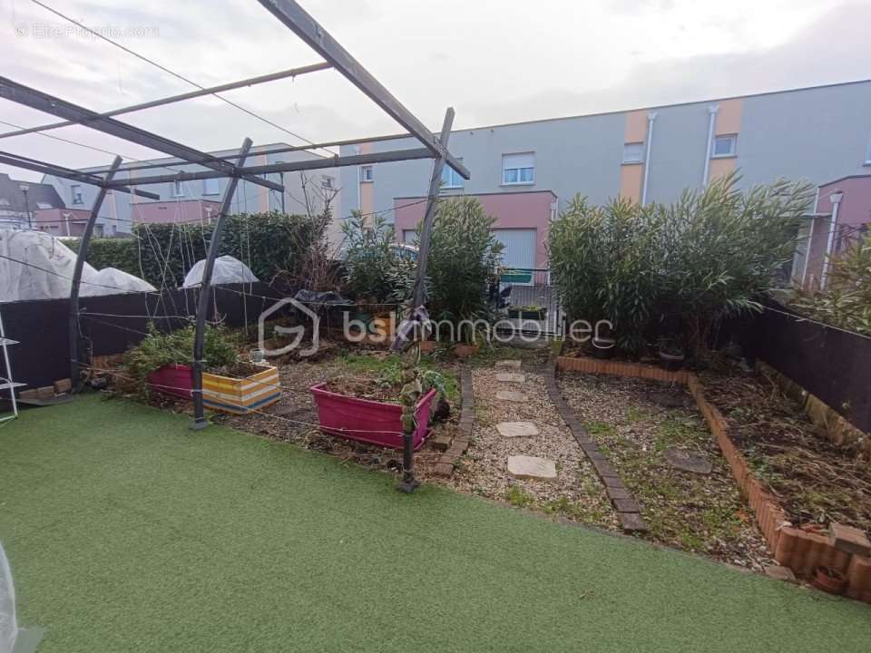 Maison à NOYAL-CHATILLON-SUR-SEICHE