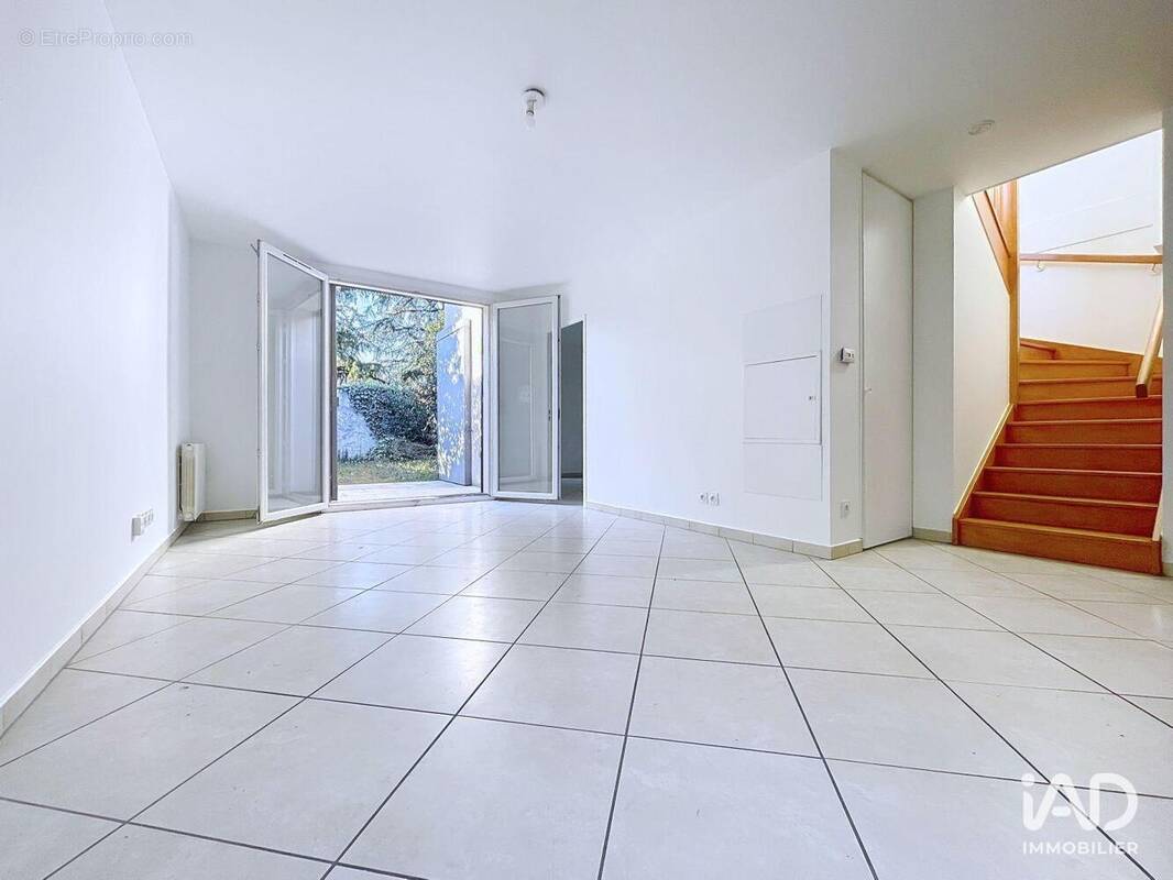 Photo 1 - Maison à BRON