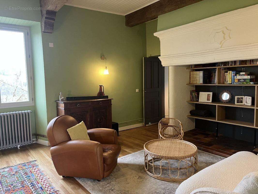 Maison à LISSAC-ET-MOURET