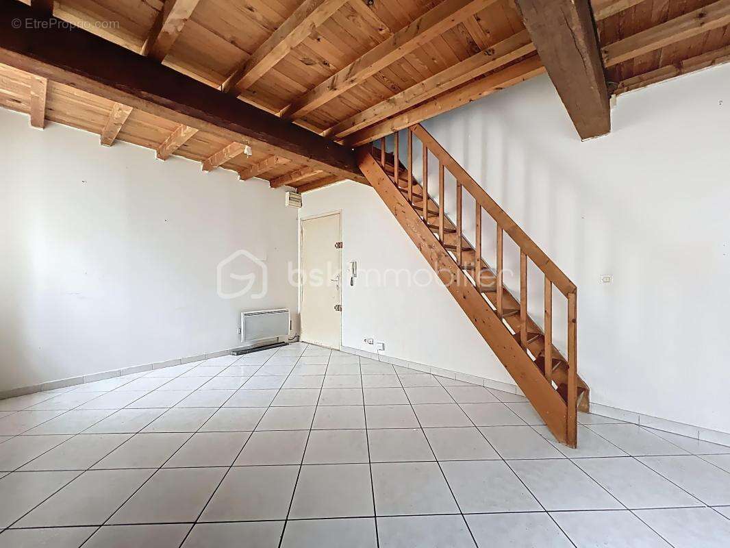 Appartement à TREBES