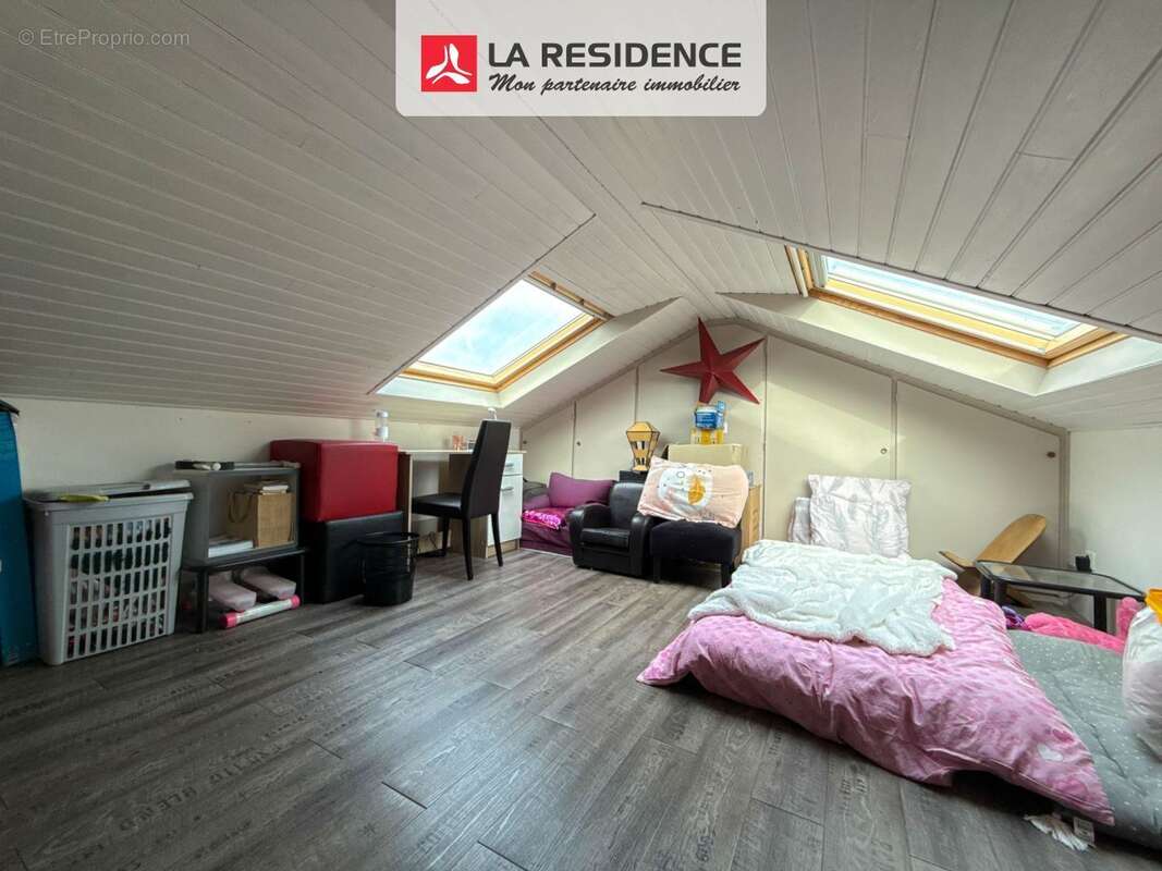 Maison à LE MESNIL-SAINT-DENIS