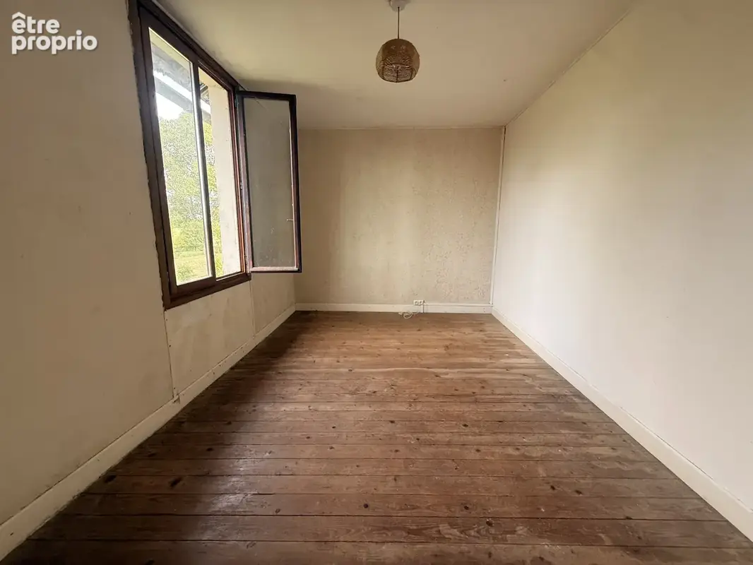 Maison à rafraichir avec grandes dépendances au calme - photo 7