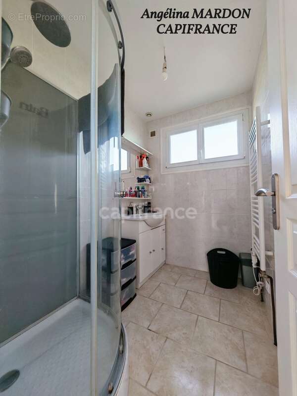 Maison Traditionnelle T5 de 124 m² – Terrain Paysager de 1215 m² + Piscine à Saint-Nicolas-de-la-Taille (76 170) - photo 17