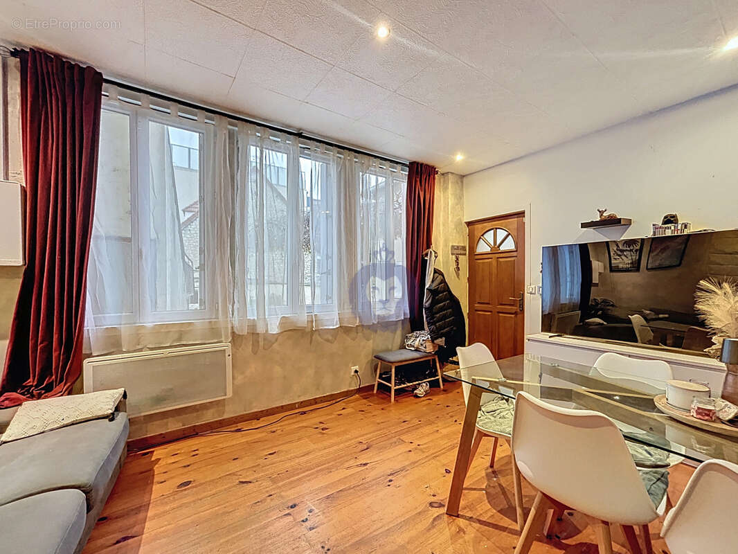 Appartement à DAMMARIE-LES-LYS