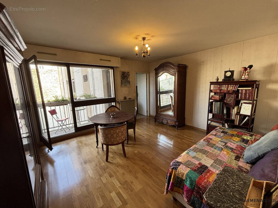 Appartement à PARIS-11E