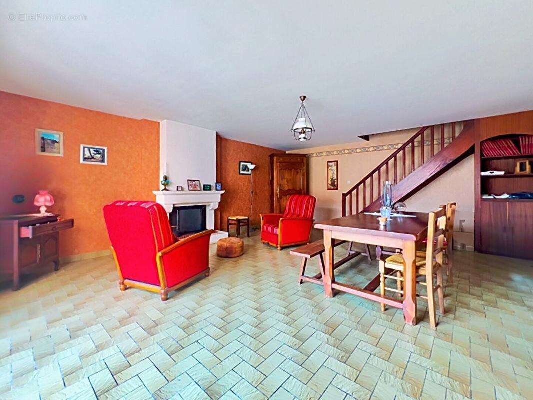 Maison Montfaucon Montigne 5 pièce(s) 122 m2 - photo 2