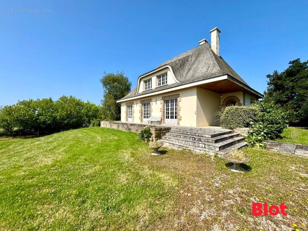 Maison à NOYAL-CHATILLON-SUR-SEICHE