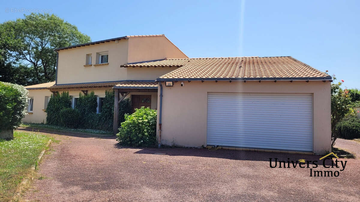 Maison à LES SORINIERES