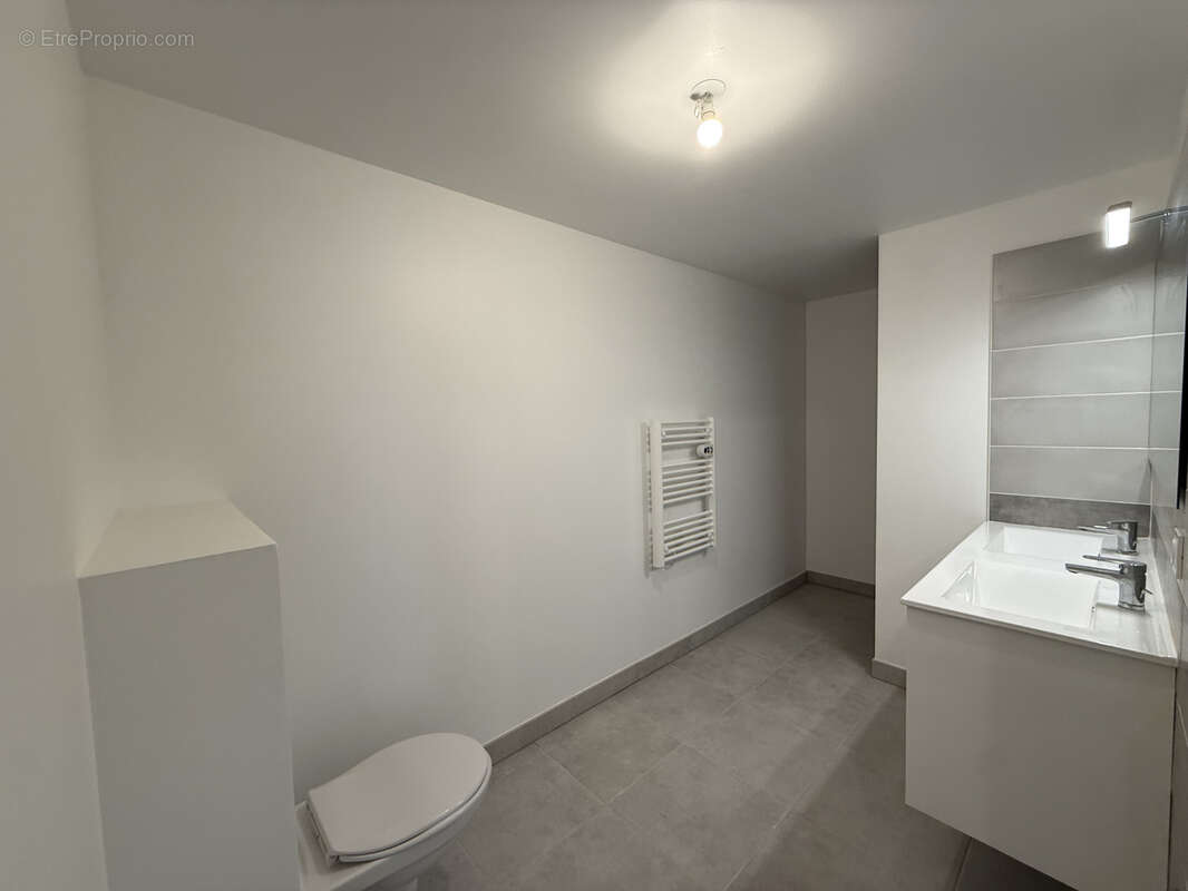 Appartement à LA LONDE-LES-MAURES