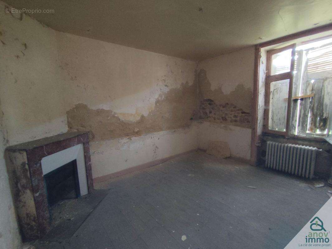 Maison à SAINT-JUNIEN