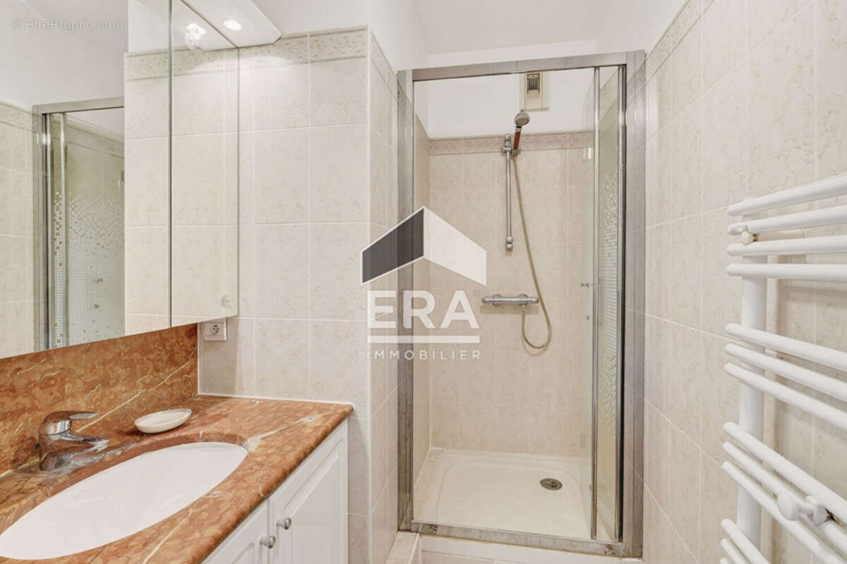 Appartement à PARIS-14E