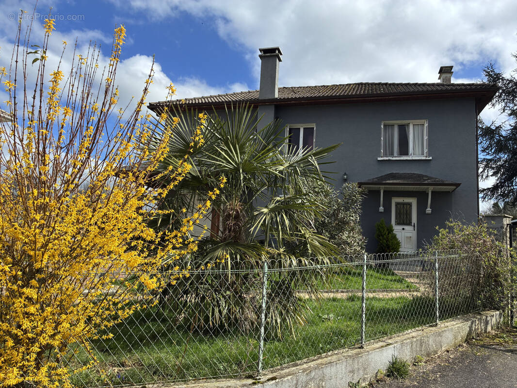 Maison à POUEYFERRE