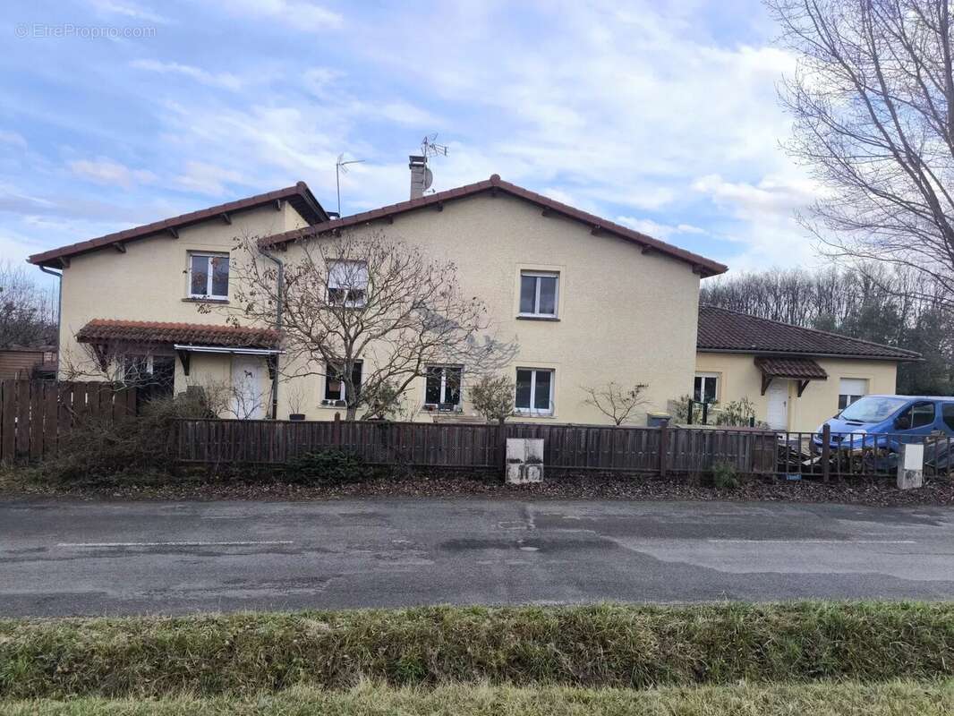 Appartement à LIERGUES